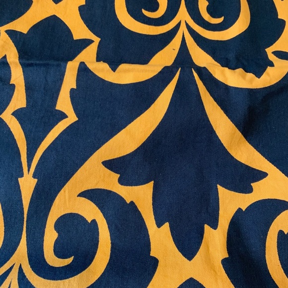 C. Wonder Set of Two Pillow Cases Yellow & Navy - Picture 4 of 4